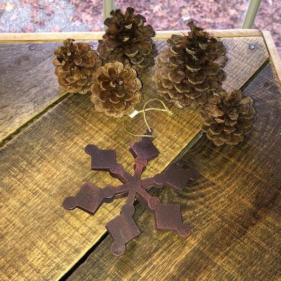 Rustic Christmas distressed metal snowflake tree ornaments - Picture 2 of 10